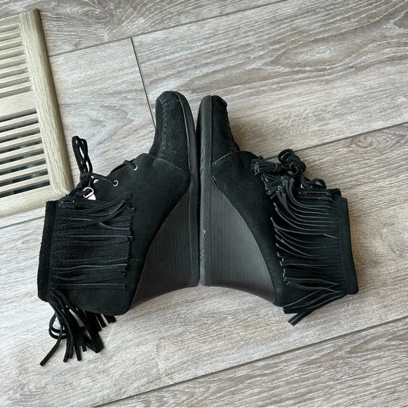 Minnetonka Black  Lace-Up Fringe Wedge Booties - Picture 6 of 12